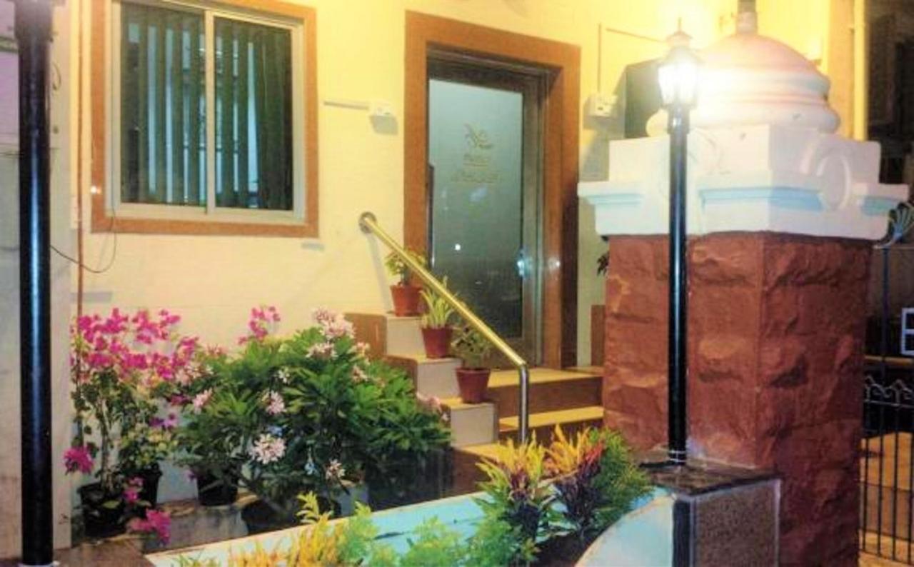 Hotel Blue Bird Colaba Mandve Buitenkant foto