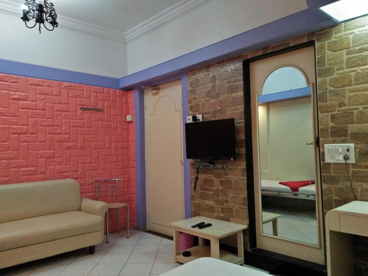 Hotel Blue Bird Colaba Mandve Buitenkant foto