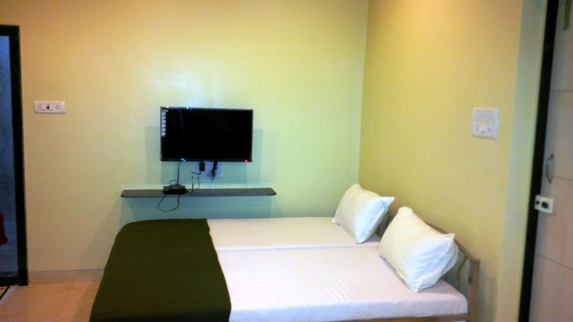 Hotel Blue Bird Colaba Mandve Buitenkant foto